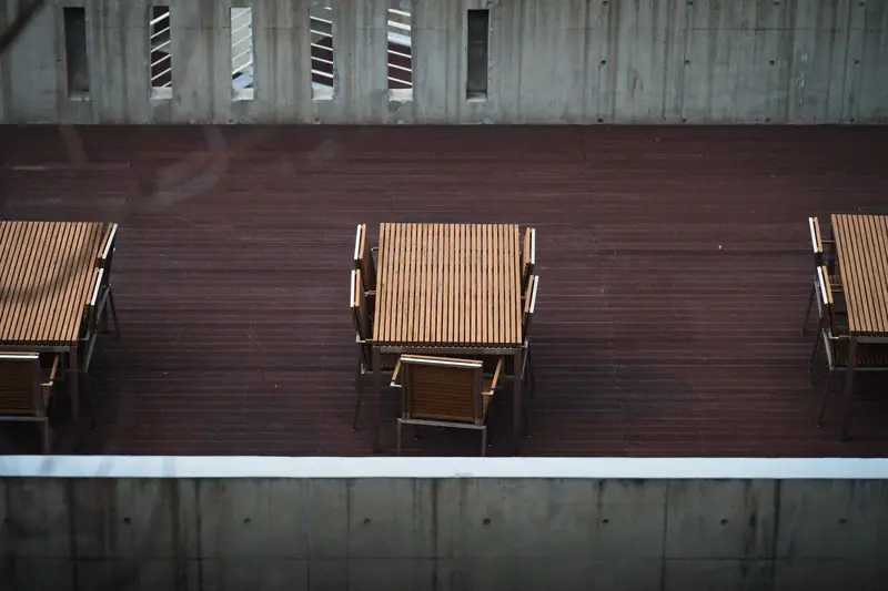 Playa de piscina en hormigon impreso imitacion madera en Alicante